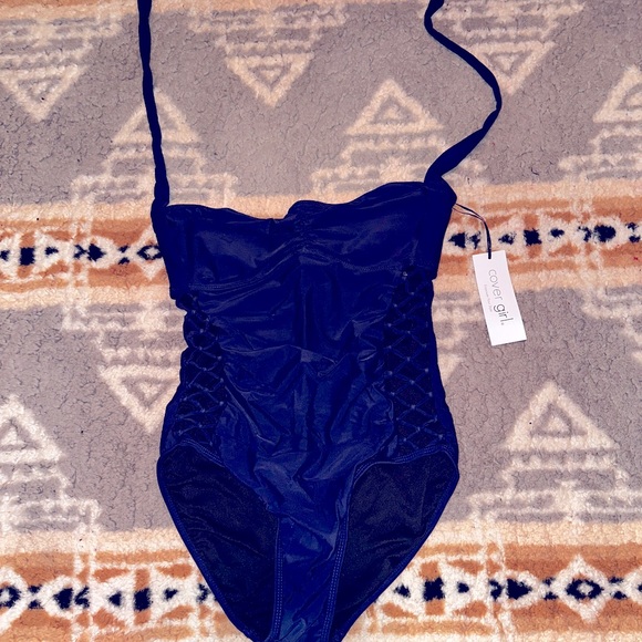 COVER GIRL
SIDE LACE UP DESIGN ONE PIECE SWIMSUIT - Picture 8 of 9